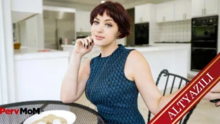 Mia erkek arkadaşını annesiyle paylaşmak zorunda kaldı – Porno izle